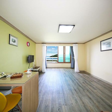 Tongyeong Paper Island Pension ภายนอก รูปภาพ