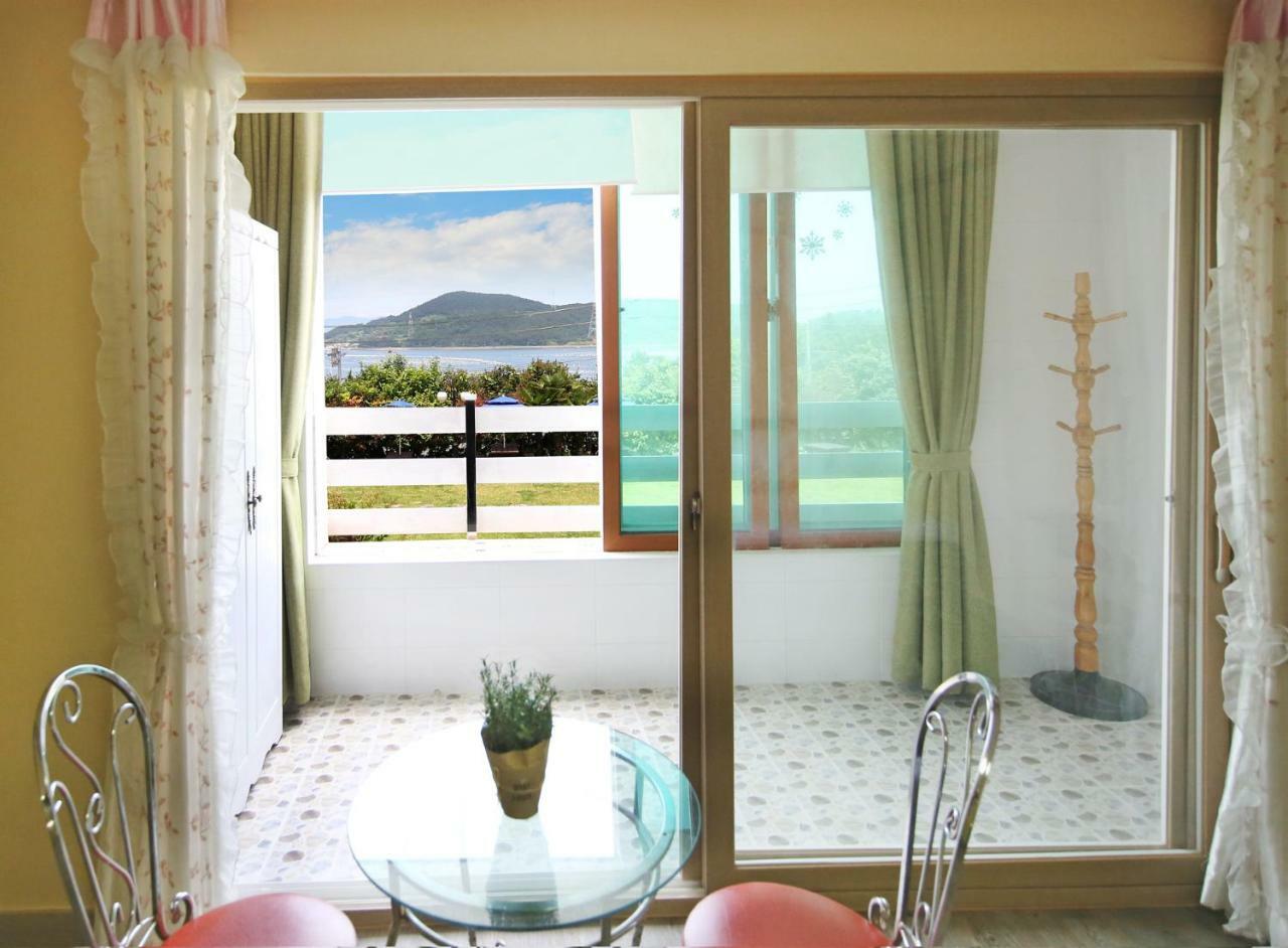 Tongyeong Paper Island Pension ภายนอก รูปภาพ