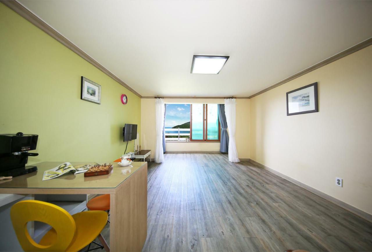 Tongyeong Paper Island Pension ภายนอก รูปภาพ