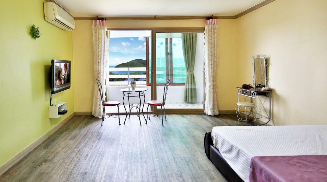 Tongyeong Paper Island Pension ภายนอก รูปภาพ