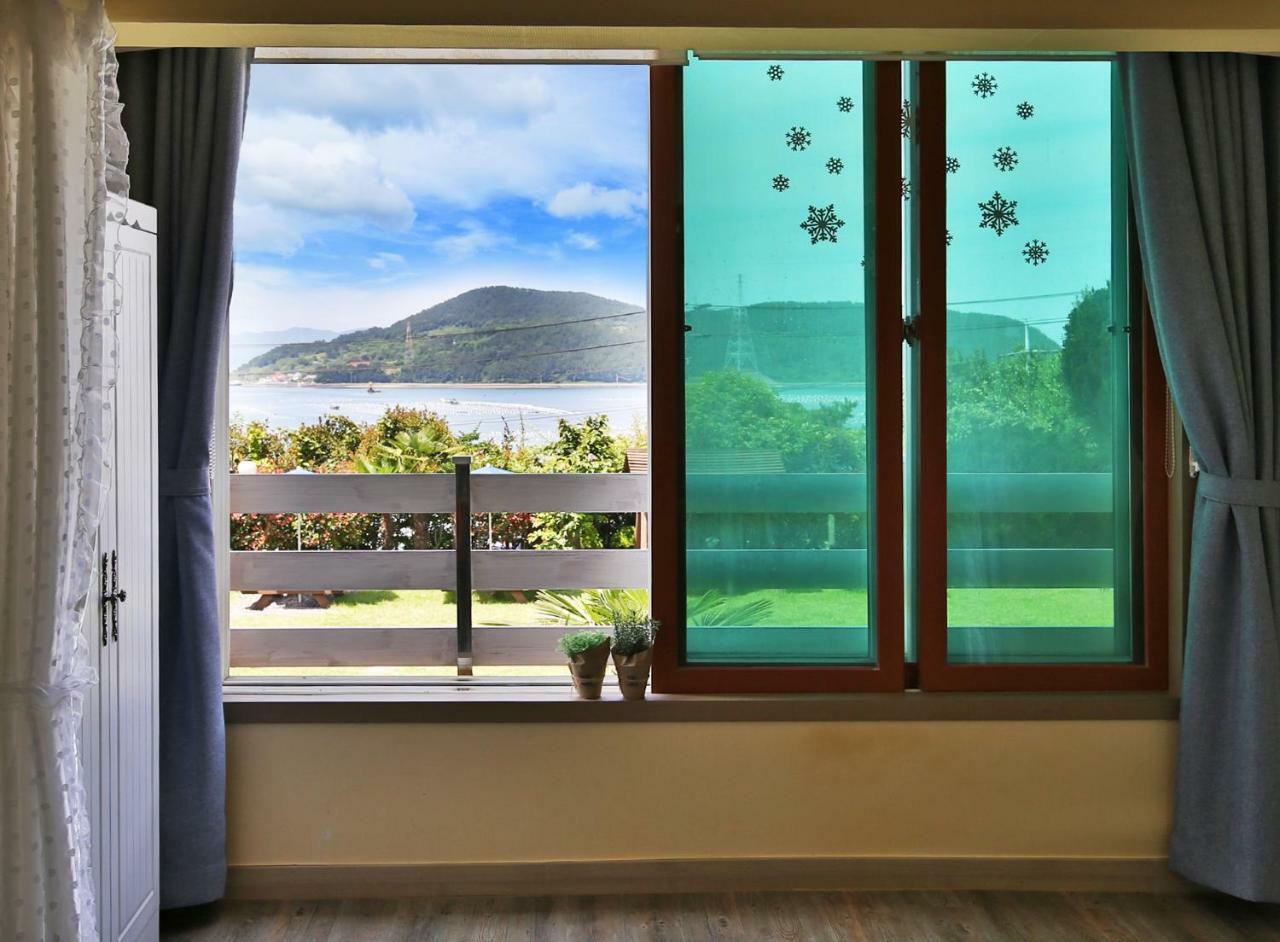 Tongyeong Paper Island Pension ภายนอก รูปภาพ
