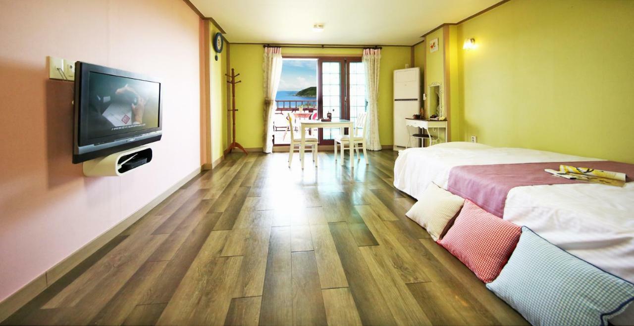 Tongyeong Paper Island Pension ภายนอก รูปภาพ