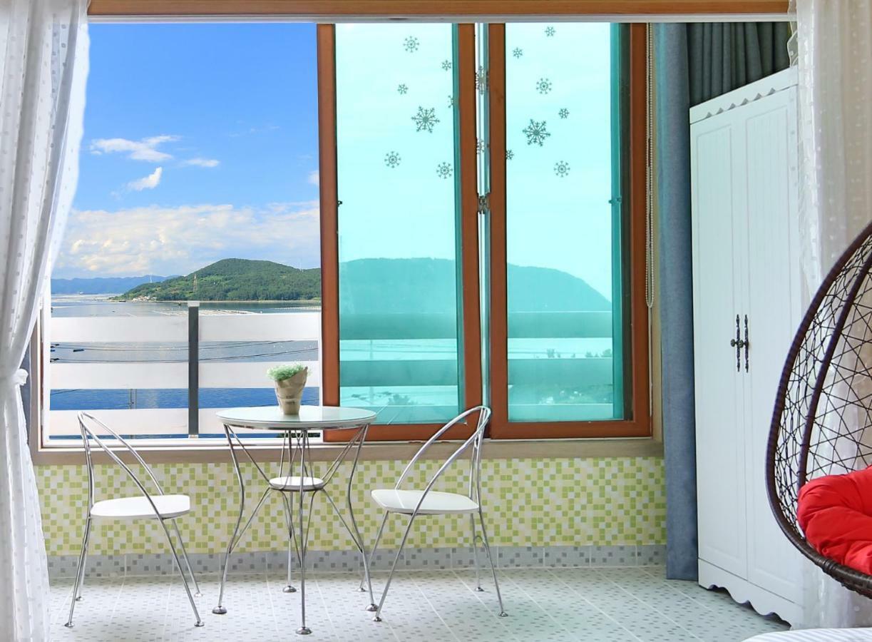 Tongyeong Paper Island Pension ภายนอก รูปภาพ
